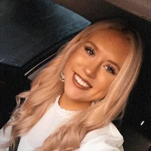 Meet your Posher, Ella